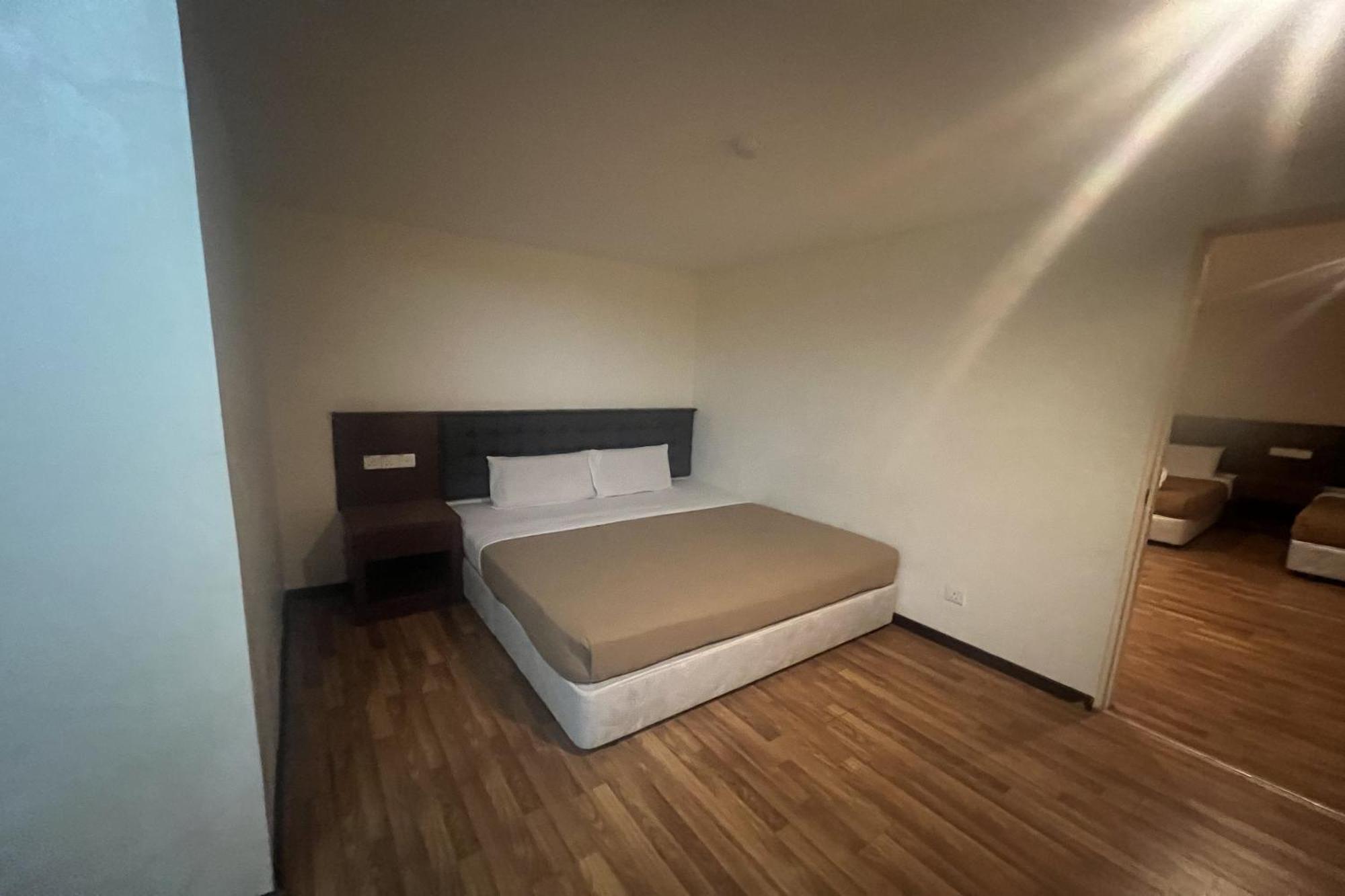 Iris House Hotel 伯恩仓 外观 照片